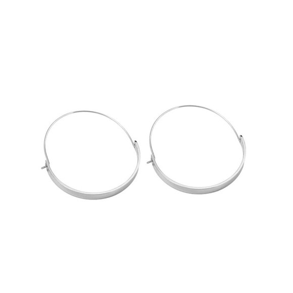 Minimalist Simple Elegant Lightweight Silver Tone Hoop Earrings - Picture 3 of 4